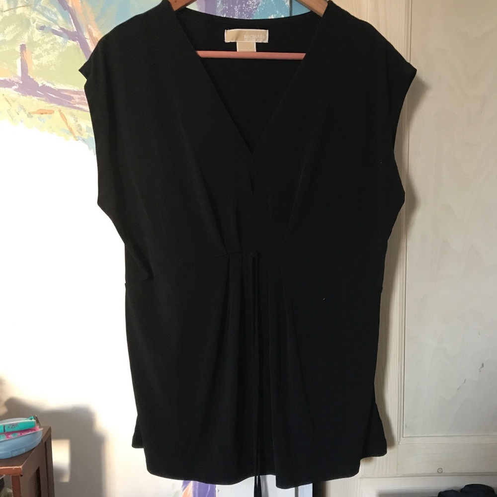 Michael kors black v neck top